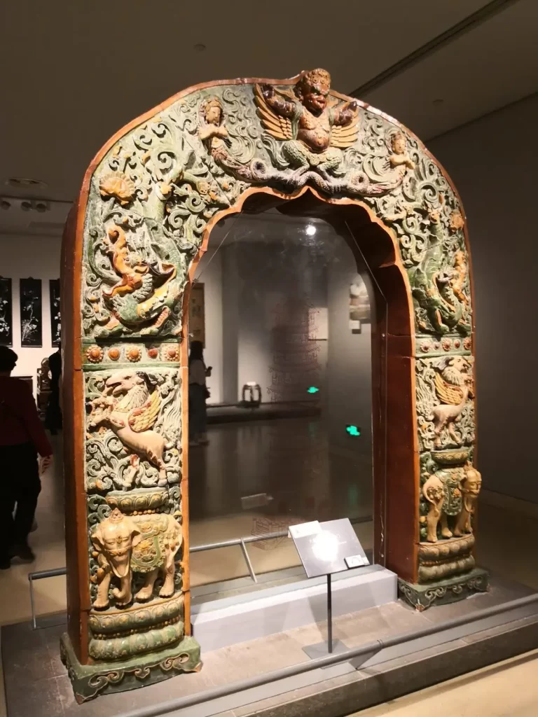 Porcelain arch in the collection of Nanjing Museum